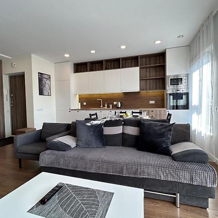 Your Home - Spacious Apartment In City Center, With Balcony & Self Check-In Vilnius Buitenkant foto