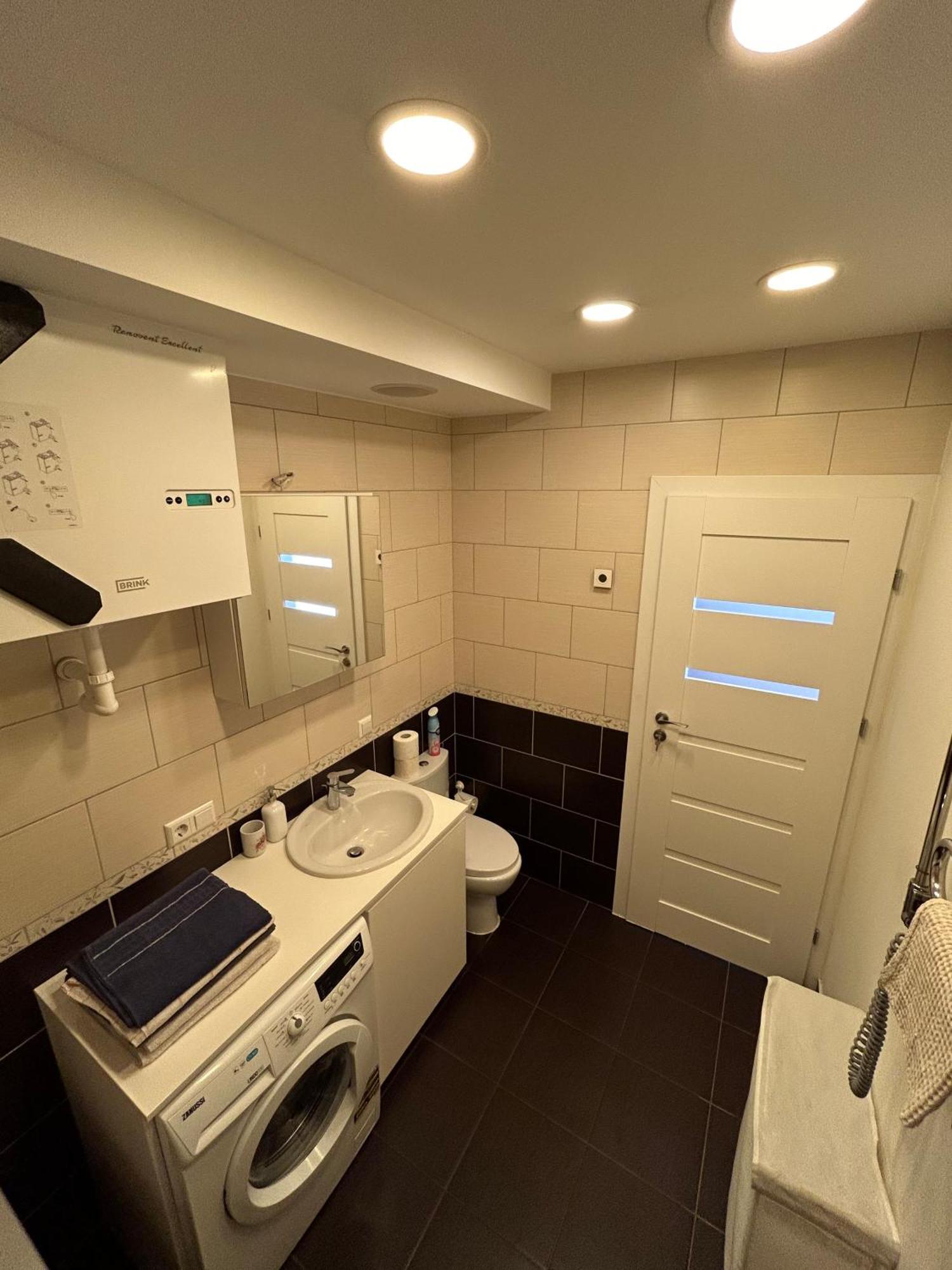 Your Home - Spacious Apartment In City Center, With Balcony & Self Check-In Vilnius Buitenkant foto