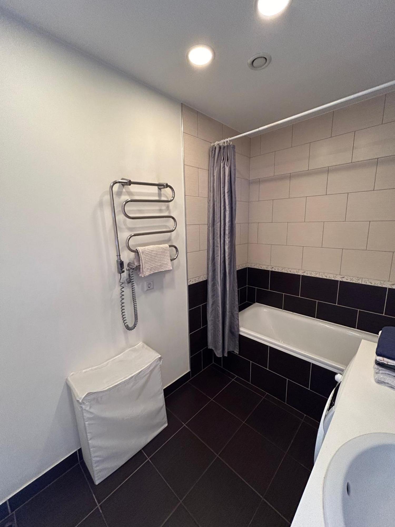 Your Home - Spacious Apartment In City Center, With Balcony & Self Check-In Vilnius Buitenkant foto