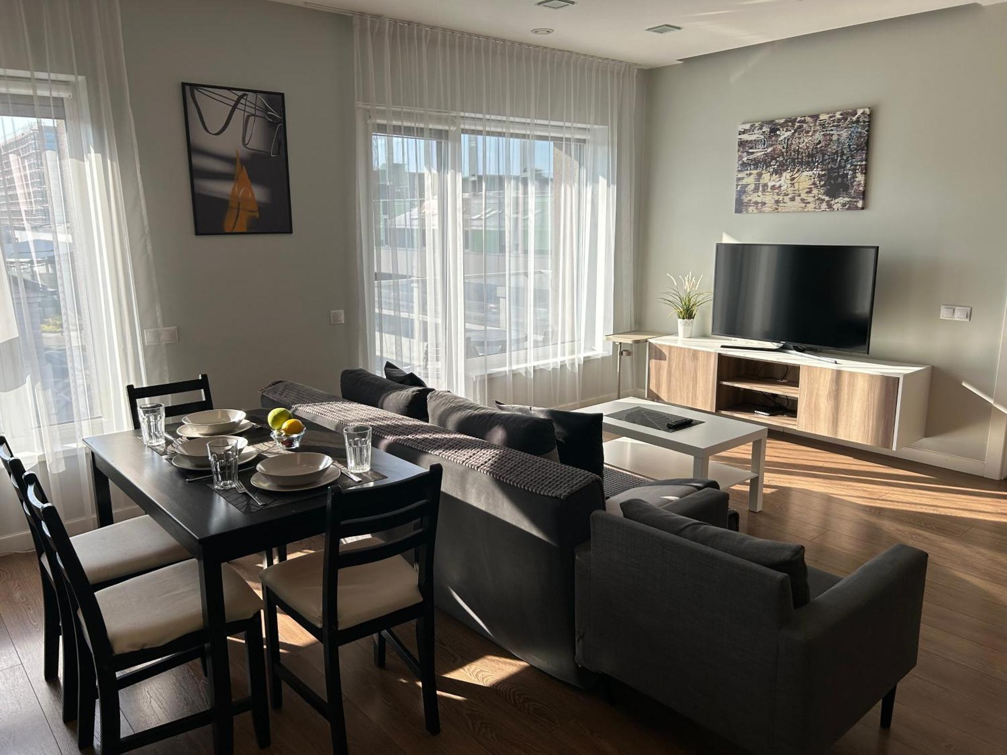Your Home - Spacious Apartment In City Center, With Balcony & Self Check-In Vilnius Buitenkant foto